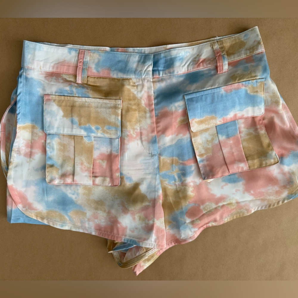 NWT/ Sz Large / Tie-Dye Women's Shorts